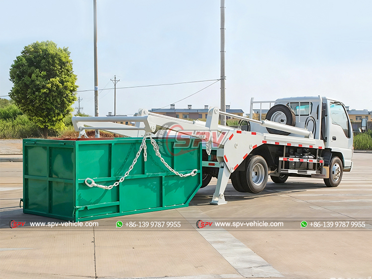 ISUZU 100P Swing Arm Junk Removal Lorry - Rear Right Side